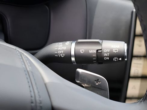 Used 2025 Land Rover Range Rover Autobiography AWD/4WD image 32