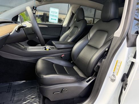 Used 2023 Tesla Model Y Long Range image 14