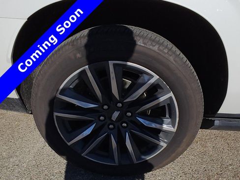 Used 2023 Cadillac Escalade ESV Sport Platinum w/ Heavy-Duty Trailer Package image 8