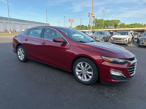 Used 2020 Chevrolet Malibu LT FWD image 2