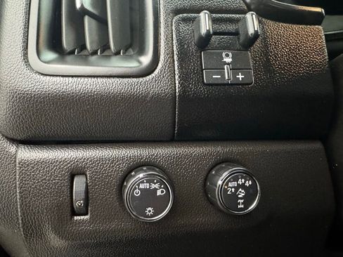 Used 2020 Chevrolet Colorado ZR2 image 28