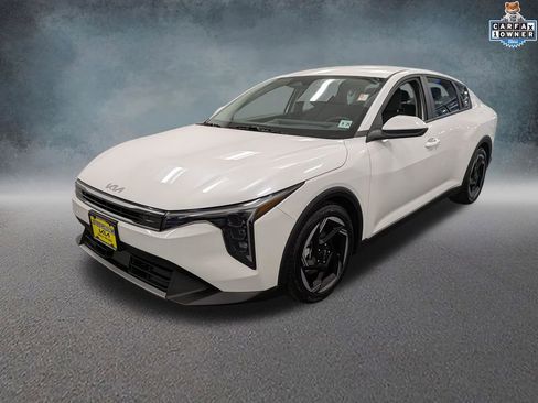 Used 2025 Kia K4 EX image 1