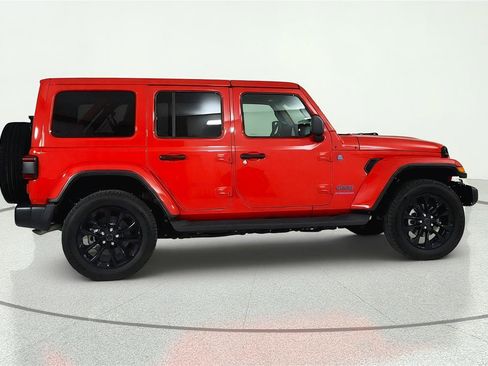 Used 2025 Jeep Wrangler Unlimited Sahara AWD/4WD image 4