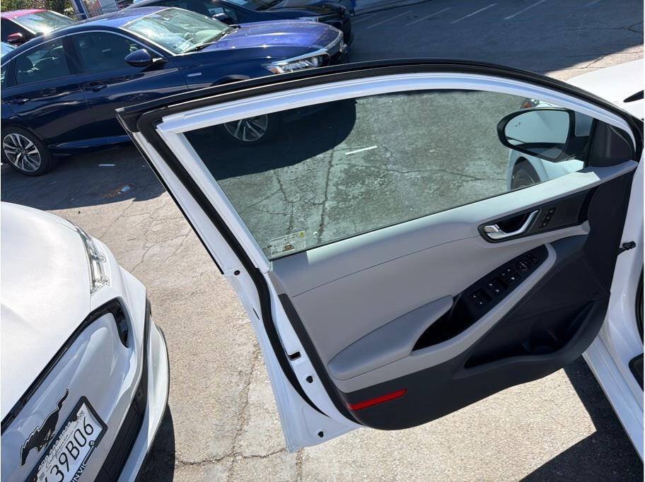 Used 2019 Hyundai Ioniq Limited w/ Ultimate Package 02 FWD image 16