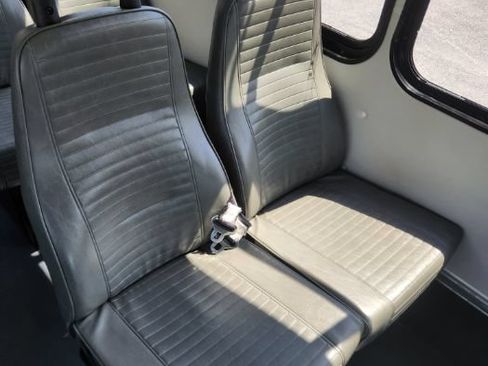 Used 2015 Ford E-350 and Econoline 350 Super Duty RWD image 9