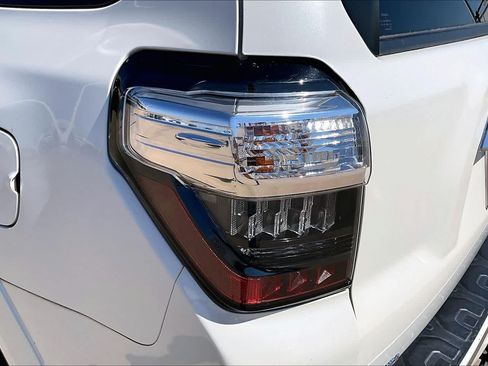 Used 2017 Toyota 4Runner Limited AWD/4WD image 29