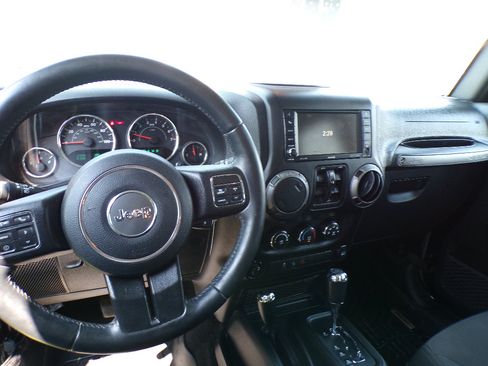 Used 2016 Jeep Wrangler Unlimited Sport w/ Quick Order Package 24S AWD/4WD image 15