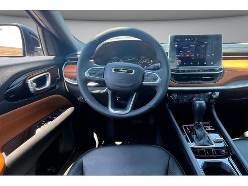 Certified 2024 Jeep Compass Limited AWD/4WD image 8