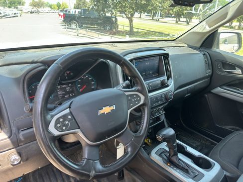 Used 2021 Chevrolet Colorado LT w/ Fleet Safety Package RWD image 17
