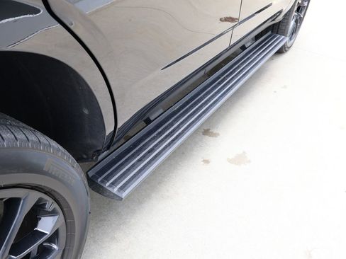 Used 2023 Chevrolet Tahoe Premier AWD/4WD image 38