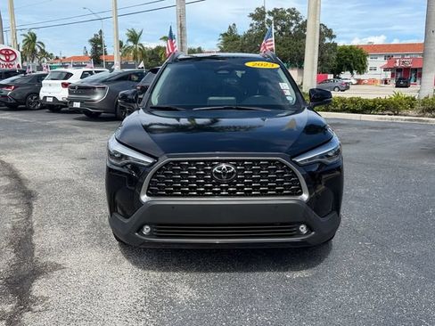 Certified 2023 Toyota Corolla Cross XLE w/ Convenience Package FWD image 2