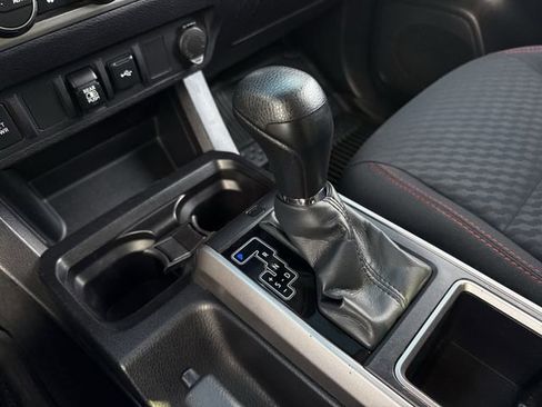 Used 2021 Toyota Tacoma SR5 RWD image 20