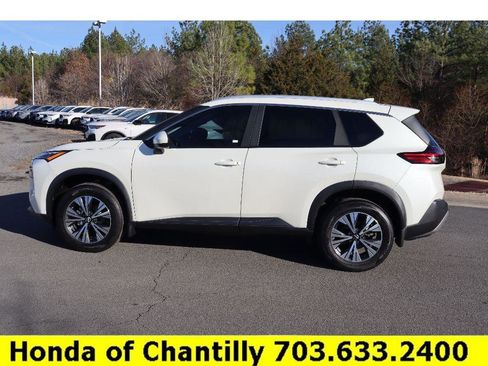 Used 2023 Nissan Rogue SV w/ SV Premium B Package image 4