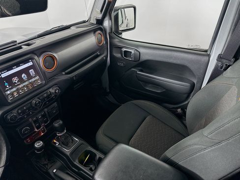 Certified 2022 Jeep Gladiator Mojave w/ Cold Weather Group image 29