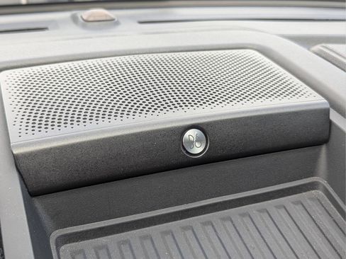 Used 2020 Ford F250 Lariat w/ Lariat Value Package image 22