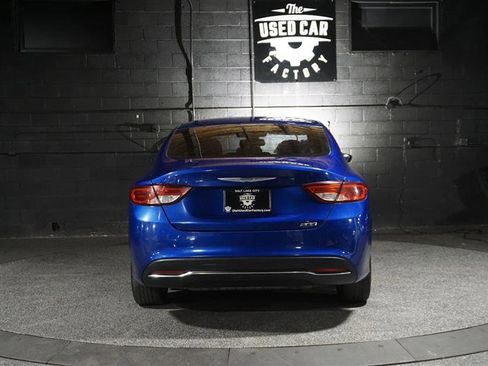 Used 2016 Chrysler 200 Limited image 5