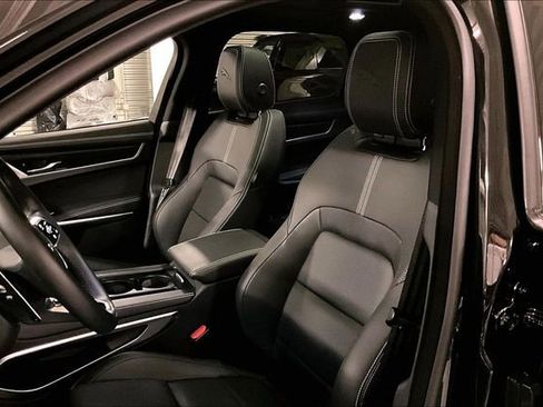 Certified 2025 Jaguar F-PACE R-Dynamic S image 15