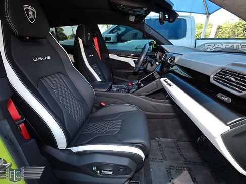 Used 2023 Lamborghini Urus S AWD/4WD image 16