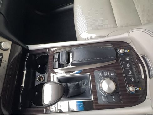 Used 2015 Lexus LS 460 w/ Ultra Luxury Package RWD image 48