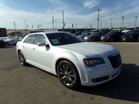 Used 2014 Chrysler 300 S image 55