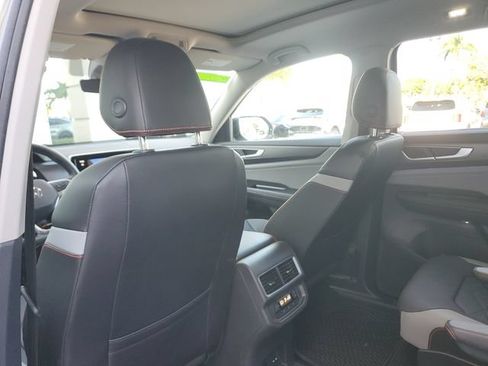 Used 2024 Volkswagen Atlas Peak Edition SE AWD/4WD image 11