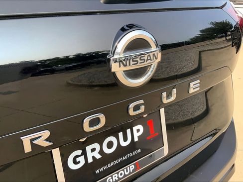 Used 2021 Nissan Rogue S FWD image 30