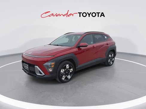 Used 2025 Hyundai Kona SEL FWD image 4