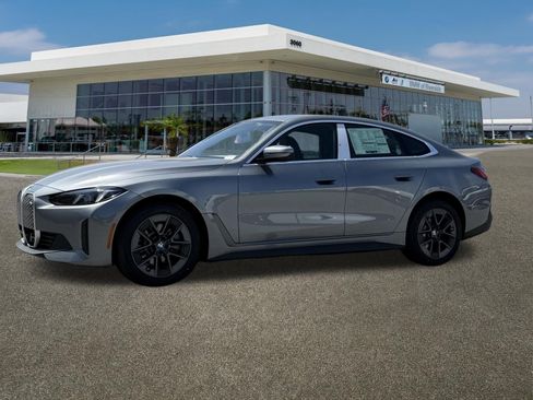 New 2026 BMW i4 eDrive40 w/ Driving Assistance Package RWD image 5