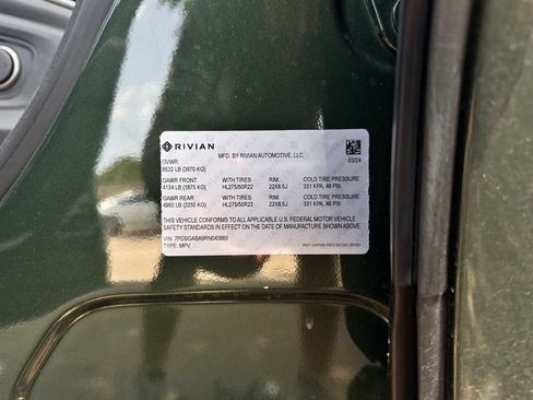 Used 2024 Rivian R1S Adventure AWD/4WD image 28