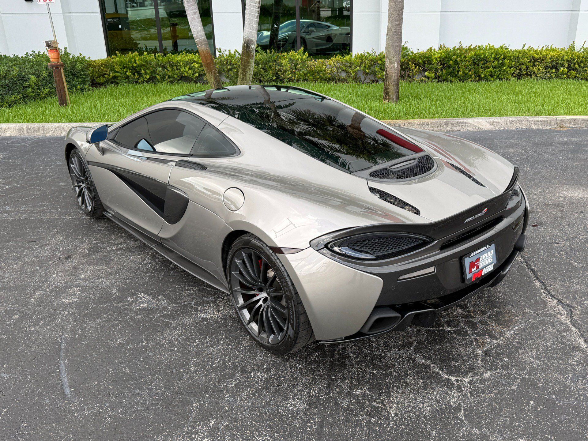 Used 2017 McLaren 570S RWD image 15