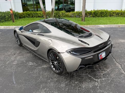 Used 2017 McLaren 570S RWD image 15