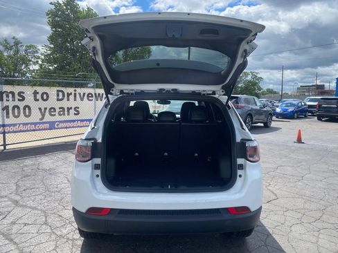 Used 2024 Jeep Compass Latitude AWD/4WD image 4