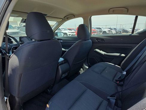 Used 2025 Nissan Altima 2.5 SV FWD image 16