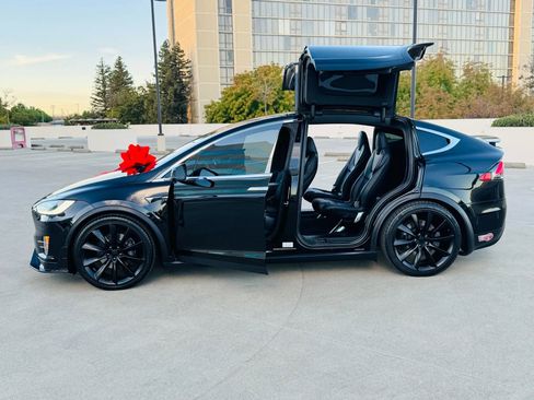 Used 2021 Tesla Model X Long Range image 10