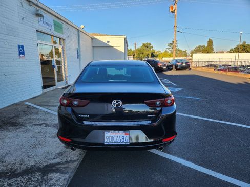 Used 2022 MAZDA MAZDA3 s FWD image 4