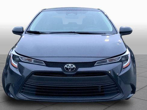 Used 2025 Toyota Corolla LE FWD image 4