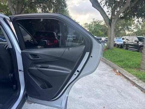 Used 2018 Chevrolet Equinox LT FWD image 19