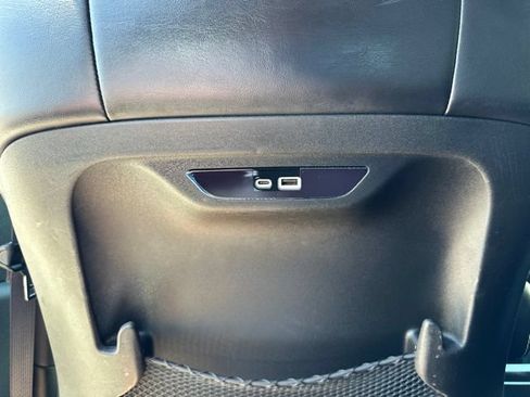 Certified 2025 Chrysler Pacifica Select FWD image 35