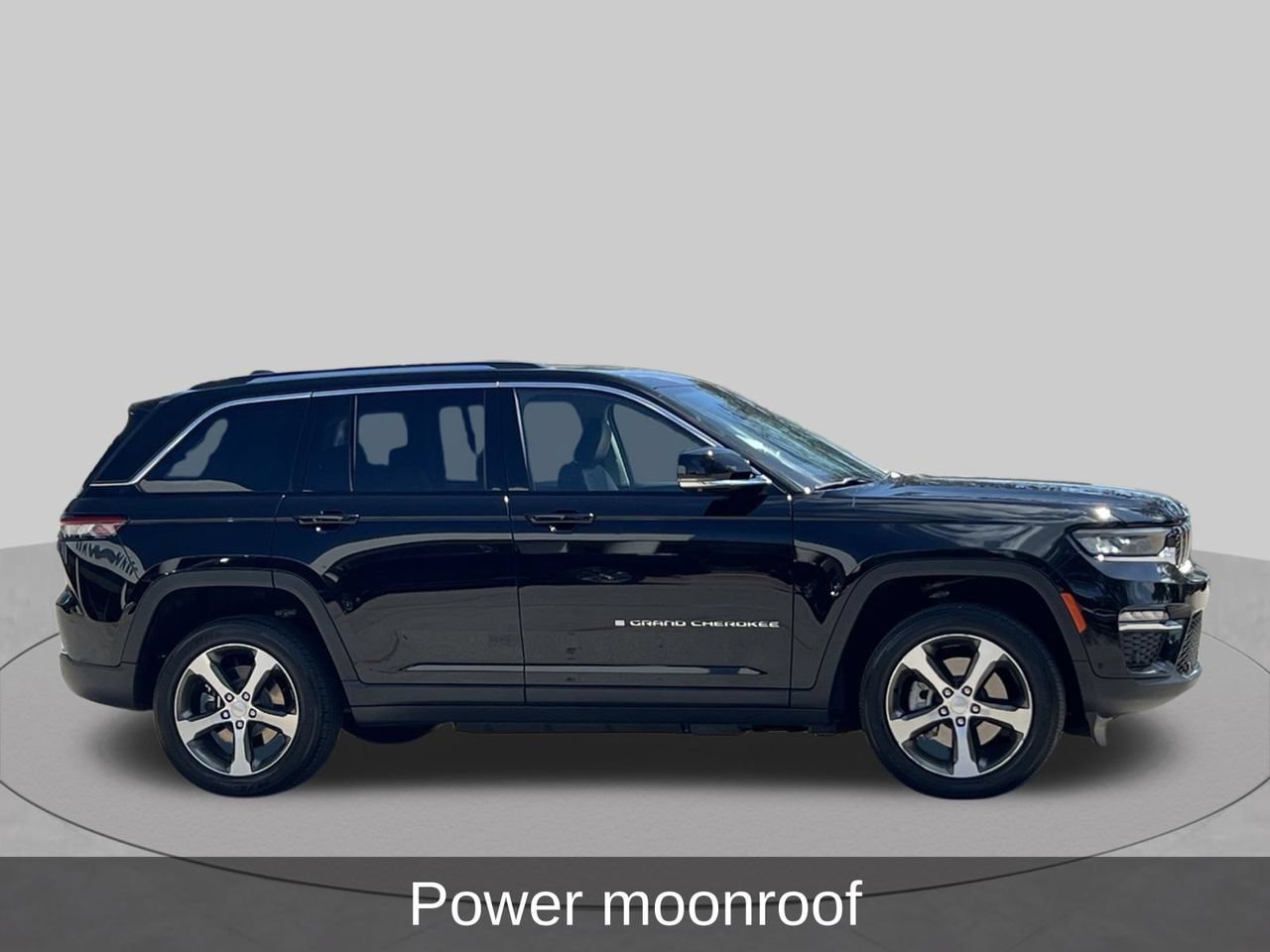 Used 2023 Jeep Grand Cherokee 4WD 4xe w/ Luxury Tech Group II image 6