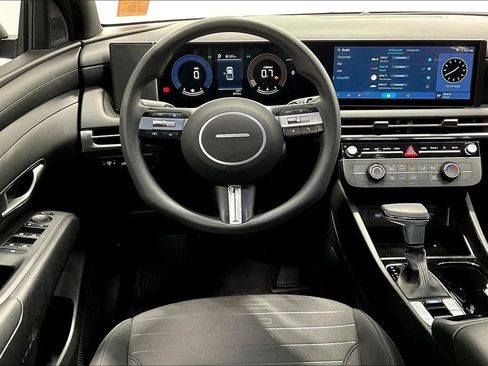 Used 2025 Hyundai Santa Cruz SE image 7