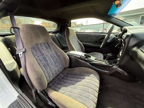 Used 2002 Chevrolet Camaro w/ Preferred Equipment Group 1 image 12