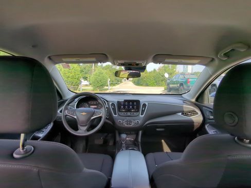 Used 2025 Chevrolet Malibu LT FWD image 13