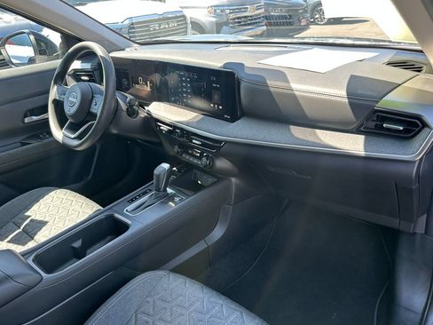 Used 2026 Nissan Kicks SV FWD image 15