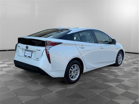 Used 2017 Toyota Prius Two FWD image 5