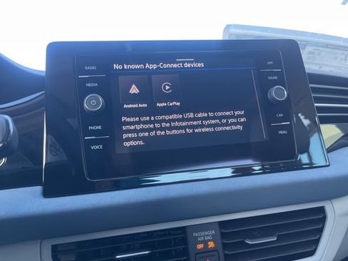 New 2026 Volkswagen Jetta SE FWD image 16
