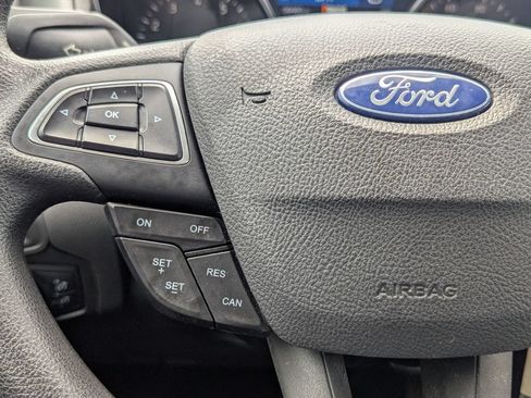 Used 2018 Ford Focus SEL FWD image 14