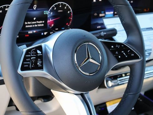 New 2026 Mercedes-Benz GLB 250 4MATIC image 20