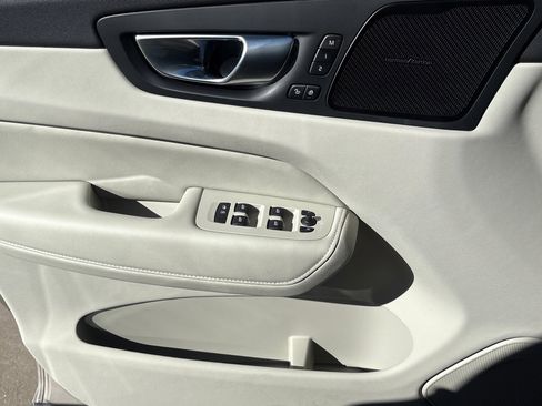 New 2026 Volvo XC60 T8 Ultra w/ Protection Package Premier image 18