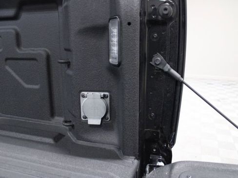 Used 2024 Chevrolet Silverado 2500 LTZ w/ LTZ Convenience Package image 15