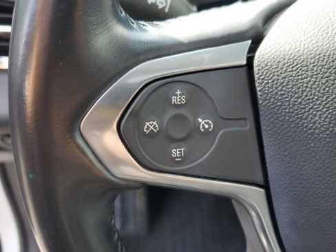 Used 2021 Chevrolet Traverse LT w/ LT Premium Package FWD image 11